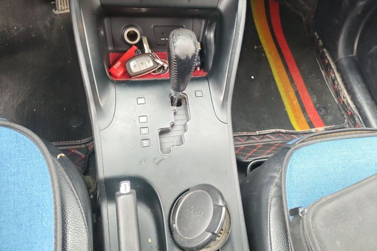 北京现代ix35 2015款 2.0L 自动两驱智能型 国V中控内饰18