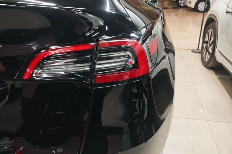 特斯拉 Model Y 2022款 改款 后轮驱动版车身外观6006