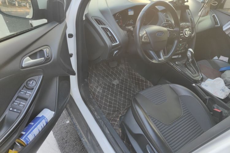 福特 福克斯 2017款 两厢 1.6L 自动风尚型智行版中控内饰7003