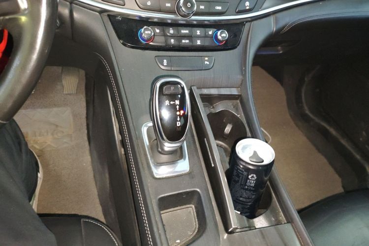 别克 君越 2021款 552T 豪华型局部细节18