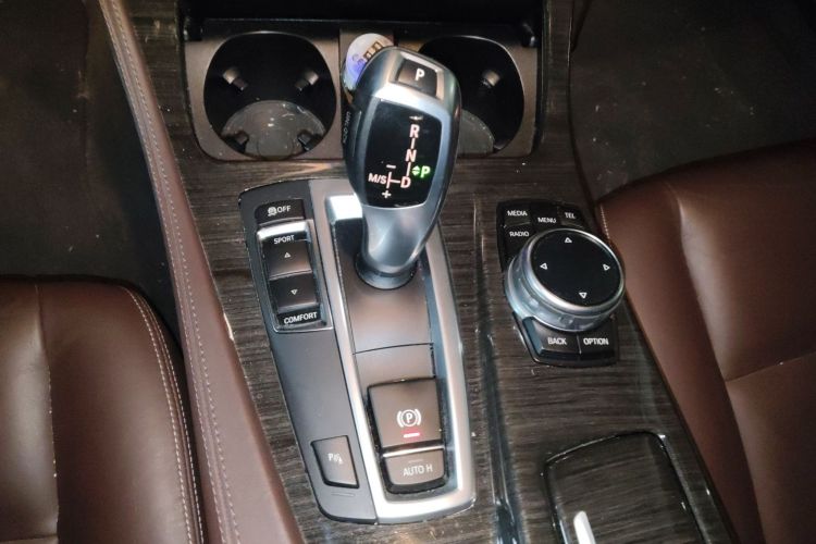 宝马5系 2014款 525Li 豪华设计套装局部细节18