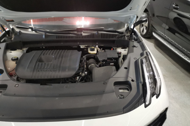 领克03 2023款 2.0TD DCT劲Pro机舱底盘26