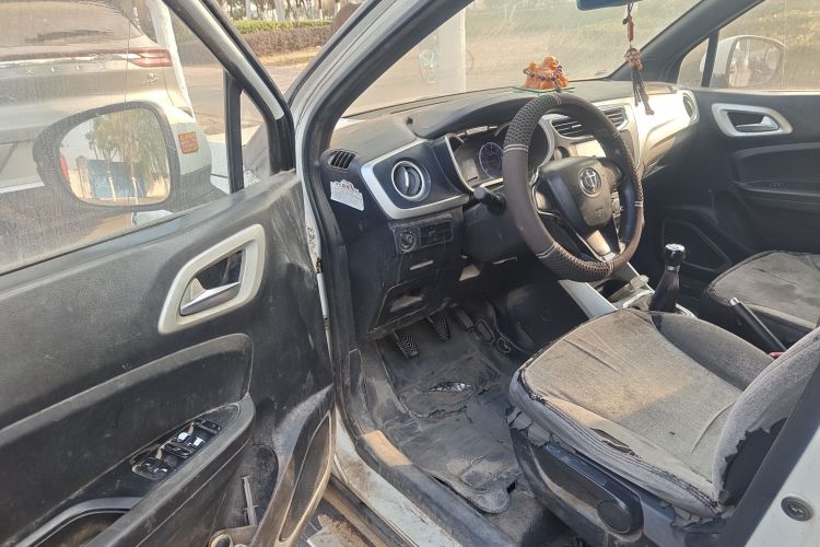 中华V3 2015款 1.5L 手动基本型中控内饰20