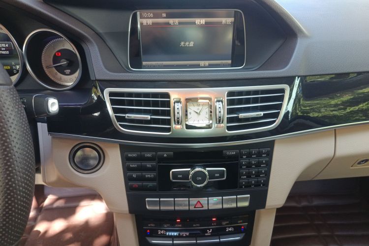 奔驰E级 2015款 E 260 L 运动型局部细节16