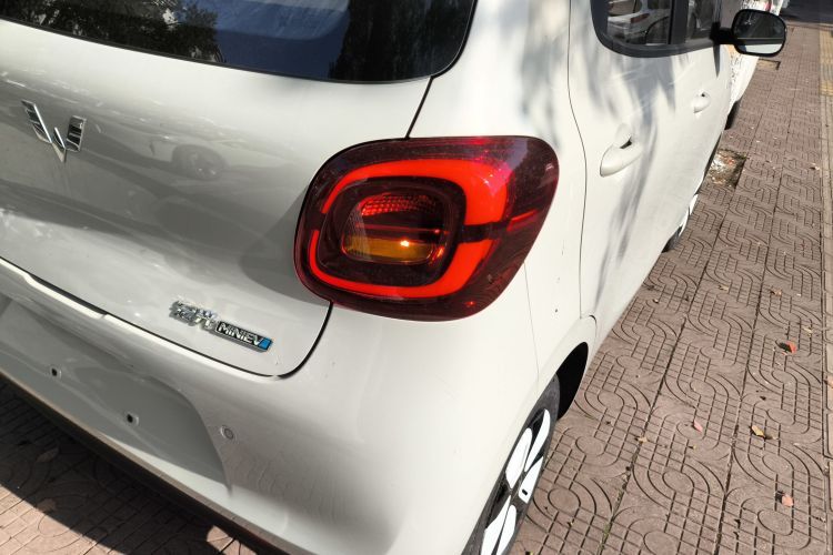 五菱汽车 宏光MINIEV 2025款 四门版 进阶款车身外观9