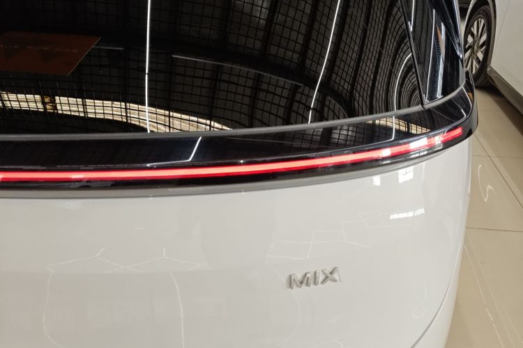 极氪MIX 2025款 长续航智驾版车身外观6006