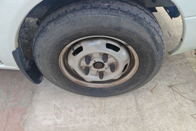 福特 新世代全顺 2016款 2.2T短轴6座中顶多功能车车身外观6007