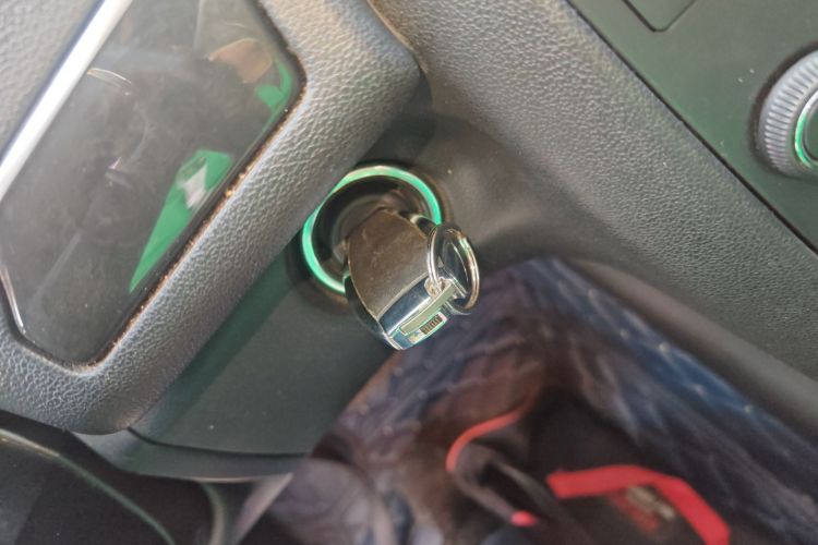 奔驰R级 2017款 R 320 4MATIC 商务型臻藏版中控内饰11