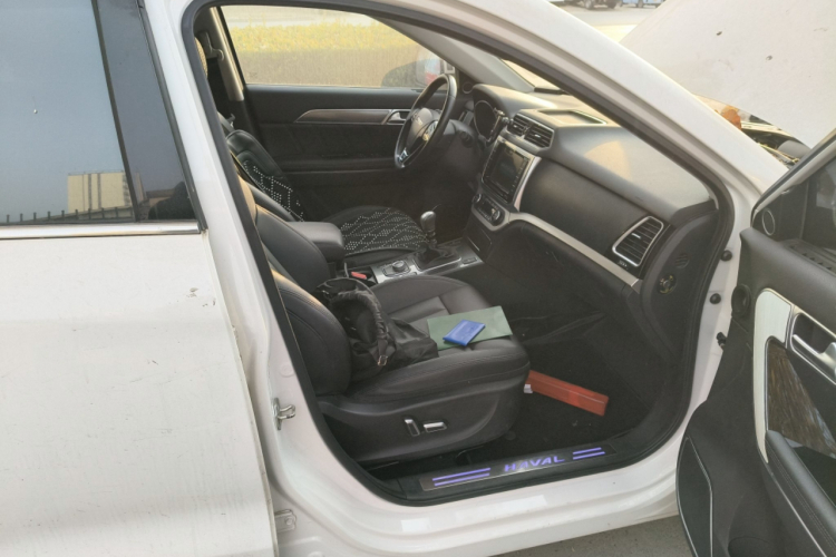 哈弗H6 Coupe 2015款 蓝标 2.0T 手动两驱精英型局部细节9005