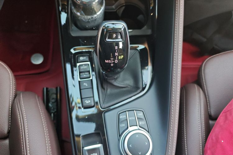 宝马X1 2021款 改款 xDrive25Li 尊享型中控内饰18