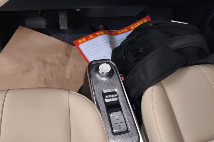 宝骏悦也 2023款 旗舰版中控内饰18