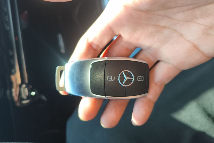 奔驰A级(进口) 2019款 A 200 动感型中控内饰11