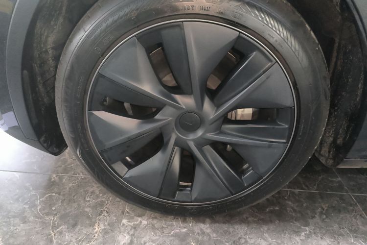 特斯拉 Model Y 2024款 后轮驱动版车身外观35