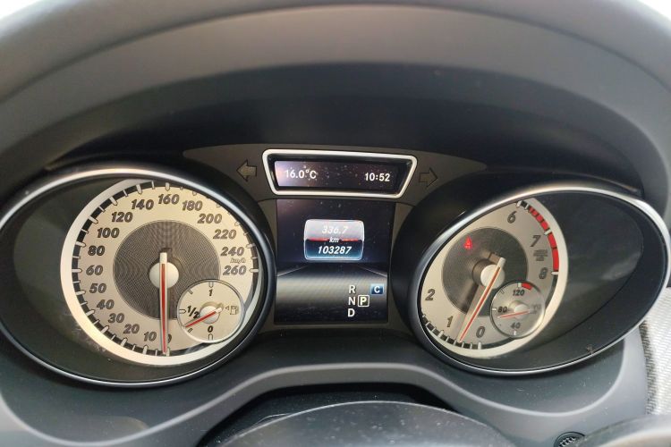 奔驰GLA 2016款 GLA 200 时尚型局部细节14