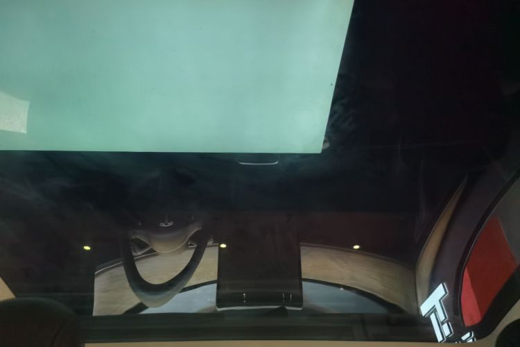 特斯拉 Model Y 2021款 标准续航后驱版中控内饰22