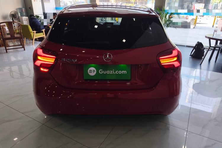 奔驰A级(进口) 2017款 改款 A 200 动感型车身外观6004