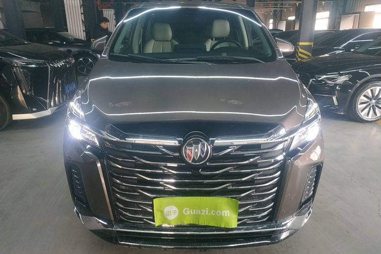 别克GL8 2023款 陆上公务舱 智享型车身外观2