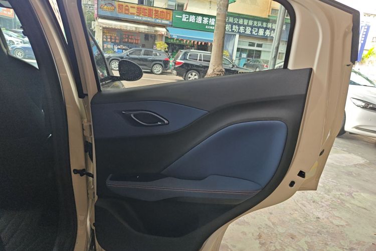 比亚迪 海鸥 2025款 305km 活力版中控内饰45