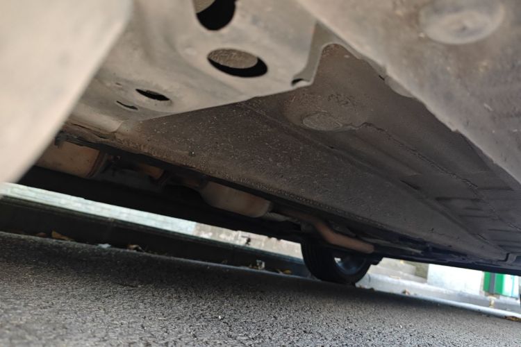 吉利汽车 帝豪 2023款 第4代冠军版 1.5L CVT尊贵型局部细节9004