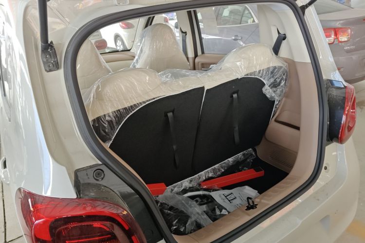 五菱汽车 宏光MINIEV 2025款 四门版 进阶款机舱底盘23