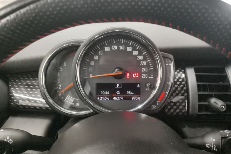 MINI 2019款 2.0T COOPER S 经典派 五门版中控内饰14