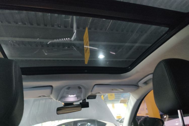 标致4008 2017款 380THP 精英版中控内饰22