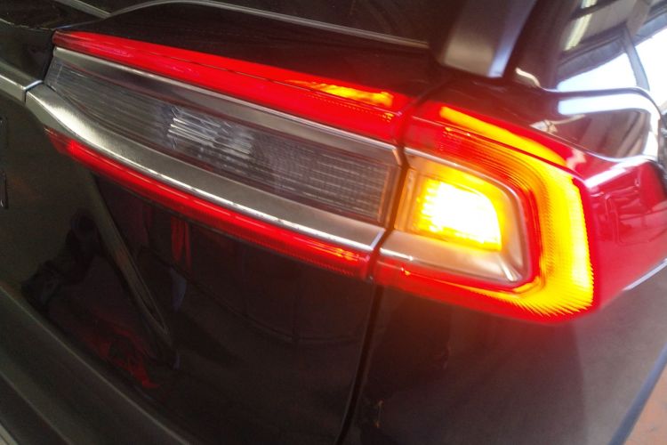 丰田 威兰达 2022款 改款 2.0L CVT两驱领先版车身外观6006