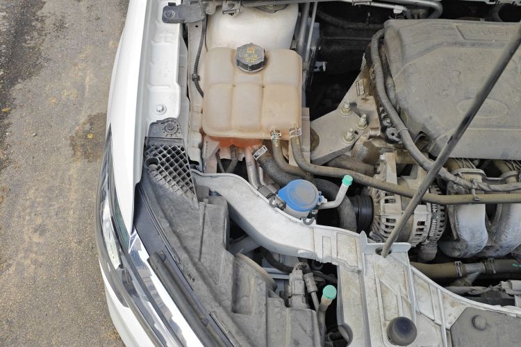 福特 福睿斯 2021款 1.5L 自动钻石版局部细节9006