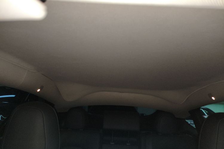 特斯拉 Model Y 2022款 Performance高性能全轮驱动版中控内饰22