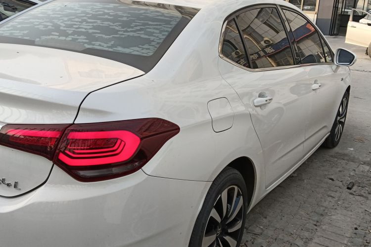 雪铁龙C4L 2016款 1.6T 自动精英型车身外观7