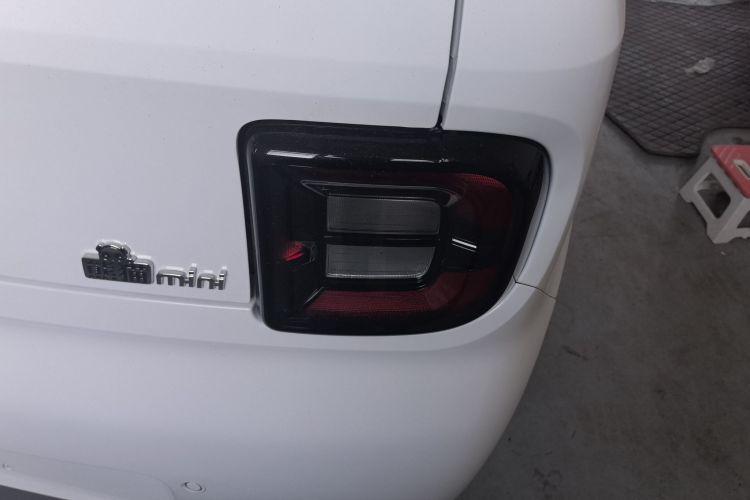 吉利银河 熊猫 2025款 210km 元气熊车身外观9