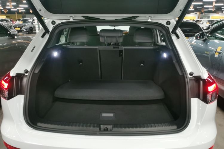 奥迪Q4 e-tron 2024款 40 e-tron 创行版机舱底盘23