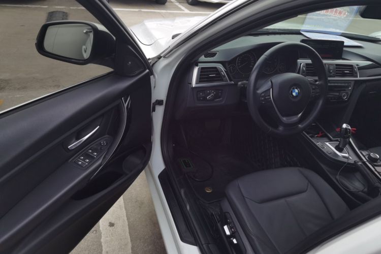 宝马3系 2016款 320Li 进取型中控内饰20