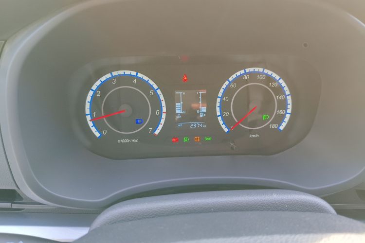 长安凯程 长安星卡 2023款 1.5L GDI 双排2.55米载货汽车舒适型中控内饰14