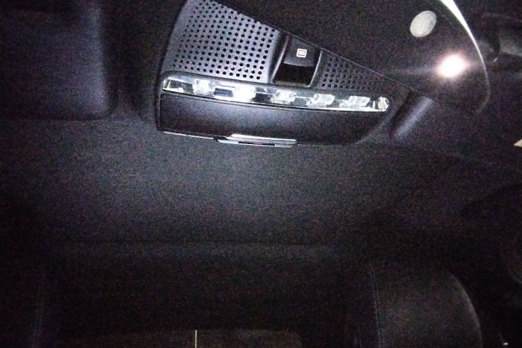 奔驰E级(进口) 2019款 E 260 运动版 4MATIC中控内饰22