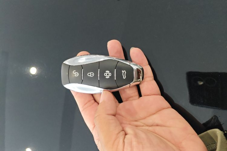 红旗HS5 2023款 2.0T 旗享Pro版中控内饰7001