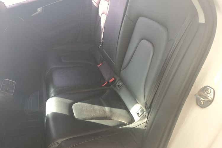 奥迪A4L 2016款 35 TFSI 典藏版 S line舒适型中控内饰21