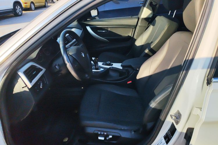 宝马3系 2016款 320Li 进取型中控内饰19