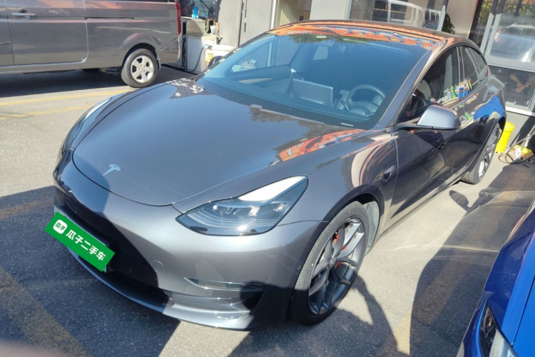 特斯拉 Model 3 2021款 Performance高性能全轮驱动版车身外观4