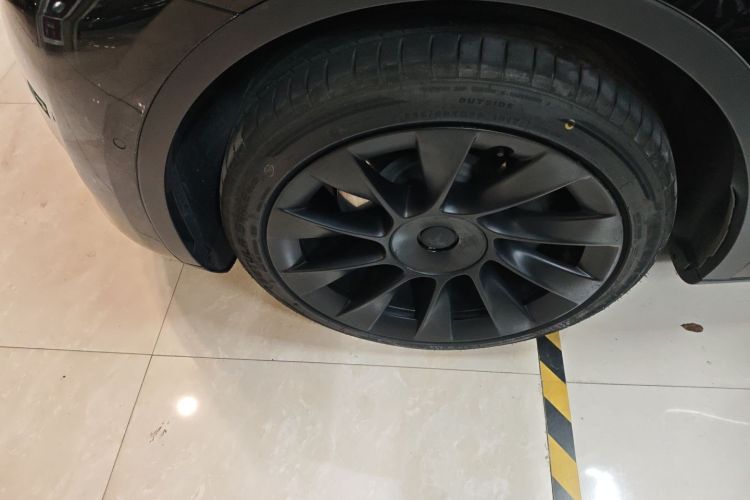 特斯拉 Model Y 2022款 改款 后轮驱动版车身外观6007