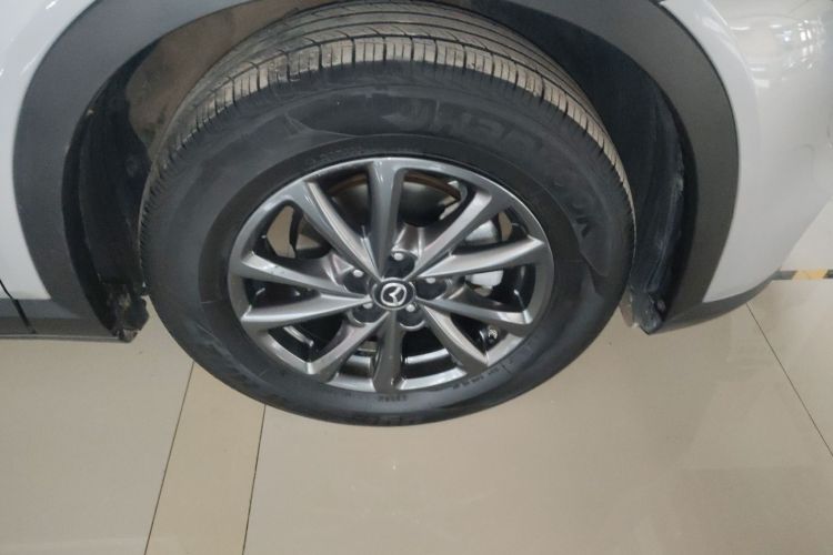 马自达CX-4 2021款 2.0L 自动两驱蓝天活力版车身外观10