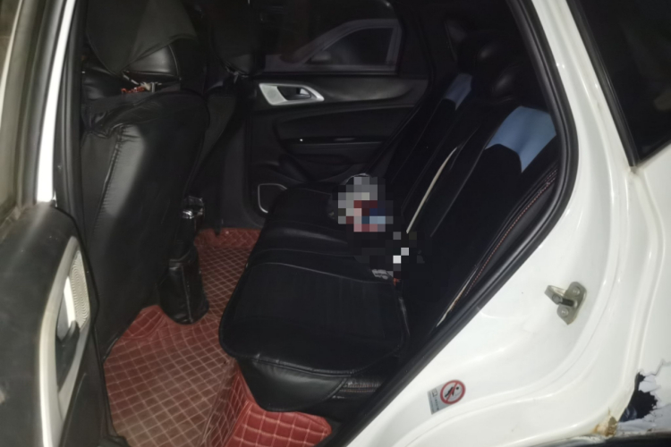 中华V3 2015款 1.5L 自动舒适型中控内饰7004