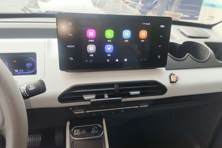 吉利银河 2024款 熊猫mini 200km 耐力熊中控内饰16