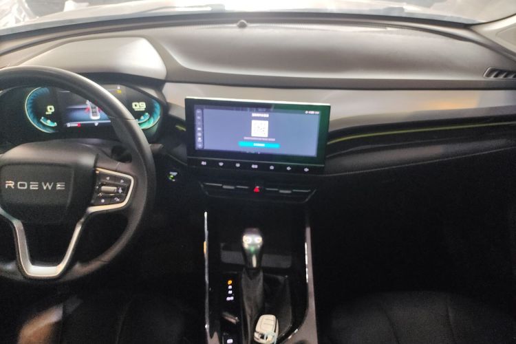 荣威i5 2021款 改款 1.5L CVT钻石版中控内饰16