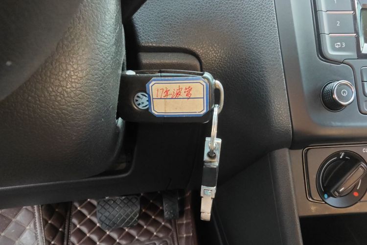 大众 Polo 2016款 1.4L 自动风尚型中控内饰11