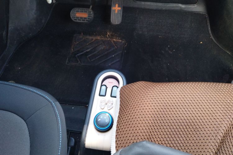 五菱汽车 宏光MINIEV 2020款 轻松款 磷酸铁锂中控内饰18