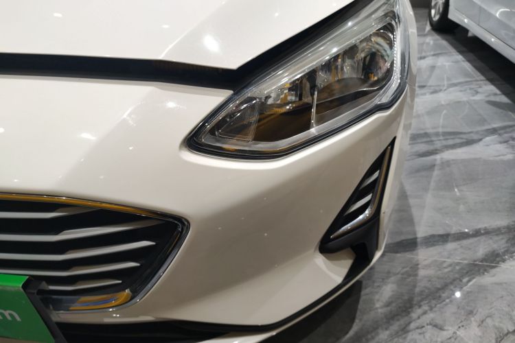 福特 福克斯 2019款 三厢 1.5L 手动锋跃型 国V局部细节36