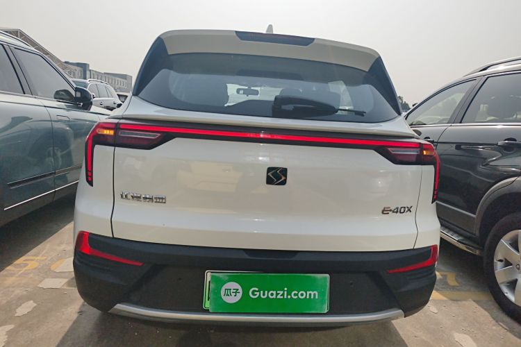 思皓E40X 2022款 商务版车身外观6