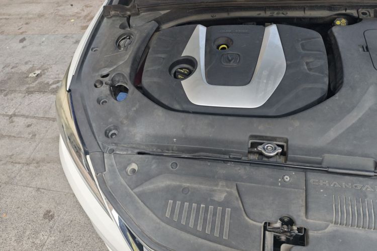 长安 逸动 2018款 XT 1.6L GDI 自动锐潮型 国V局部细节9006