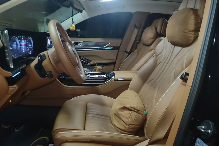 红旗H9 2025款 2.0T 两驱旗享豪华商务版 5座中控内饰19